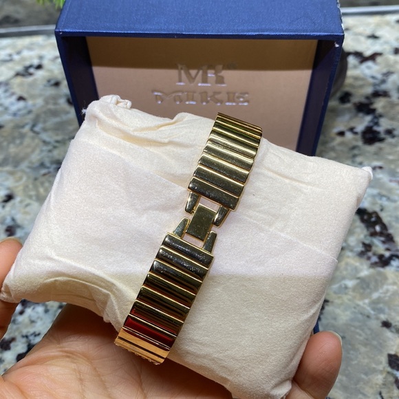 Mk Mike Woman Watch, goldtone plate,Links can not be removed , crystal - Picture 4 of 13